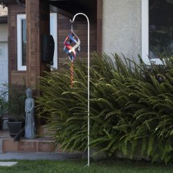 Alpine Corporation 38" Tall Outdoor Hanging Metal Wind Spinner Yard Decoration with Shepherd's Hook Holder, Red, White, and Blue